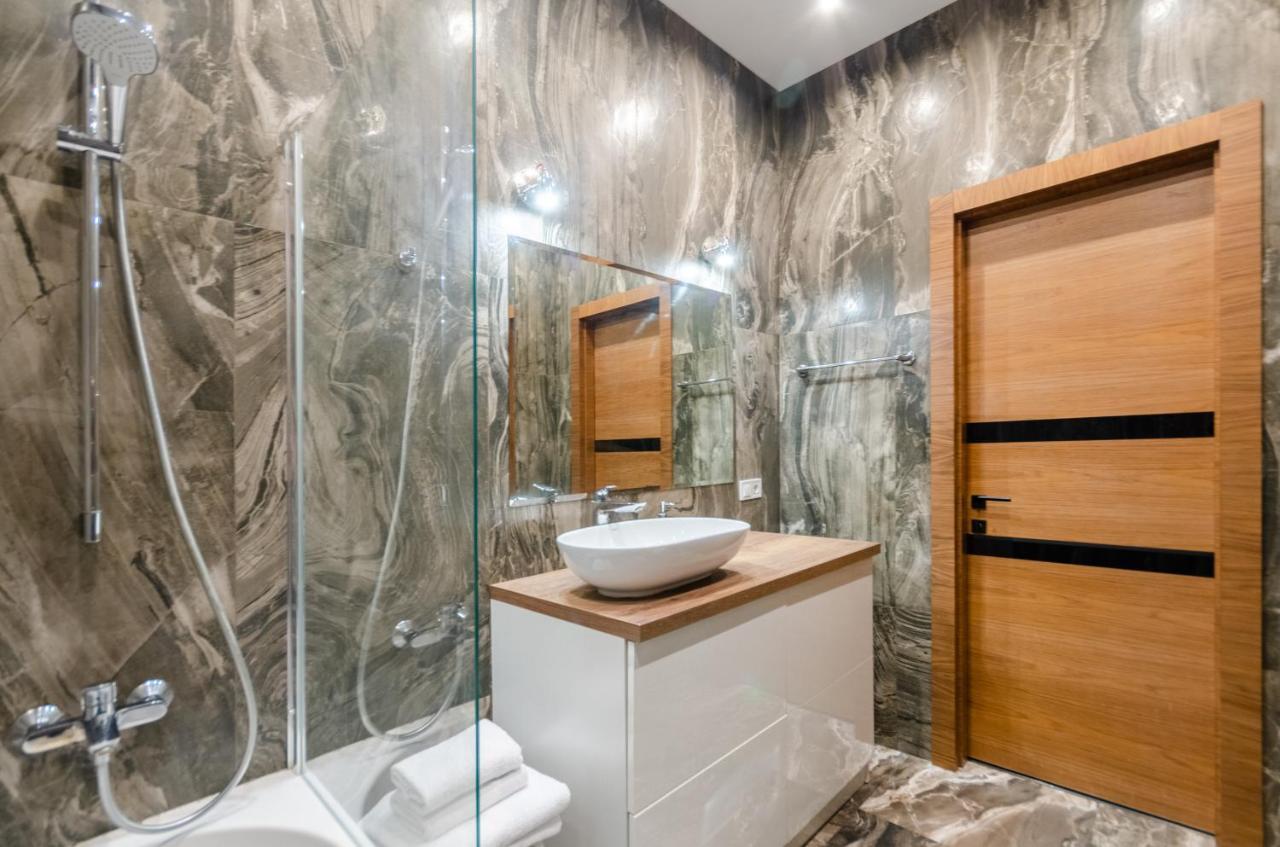 Petrovdom Apartaments 8-188 In Rc Central Park, 7 John Mccain Street Киев Экстерьер фото